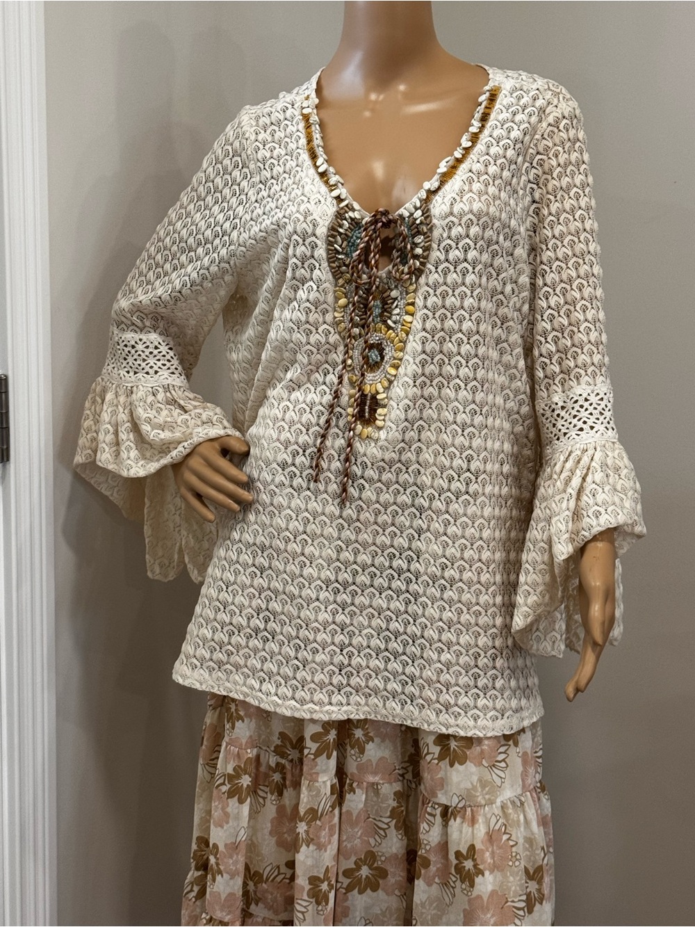 La Bellum Hillary Scott Lace Boho Top 1X Bell Sleeve Crochet Tunic
